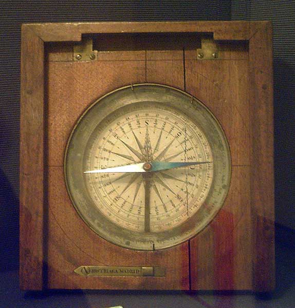 Brújula de agrimensor del Museo Arqueológico Nacional de España
